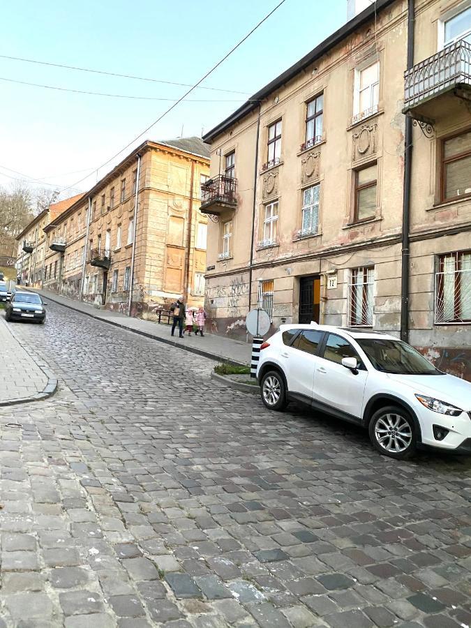 Апартаменти на вул. Сходова 3, бічна Ужгородської, біля Високого замку. Львов Экстерьер фото